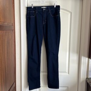 Levi’s High Rise Straight Jeans. Size 31
